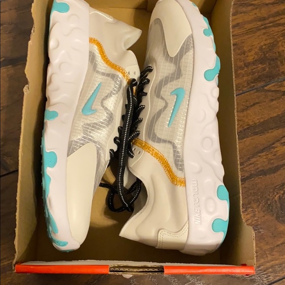 NIKE Renew Lucent Size 6.5 Women’s Sneakers - Picture 6 of 8